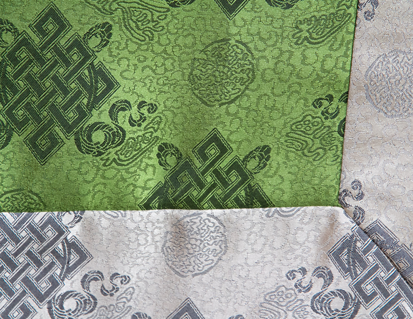 Square Brocade Cloth – 70 x 70cm