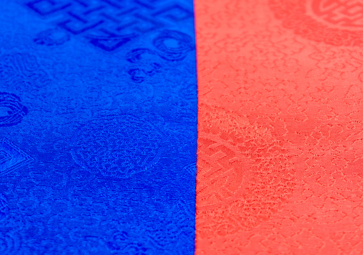 Square Fine Brocade – Red Center 90x90 cm