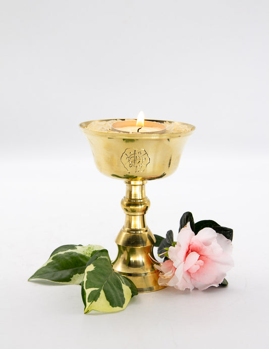 Gravierte Butterlampe aus Messing / 11,5 cm