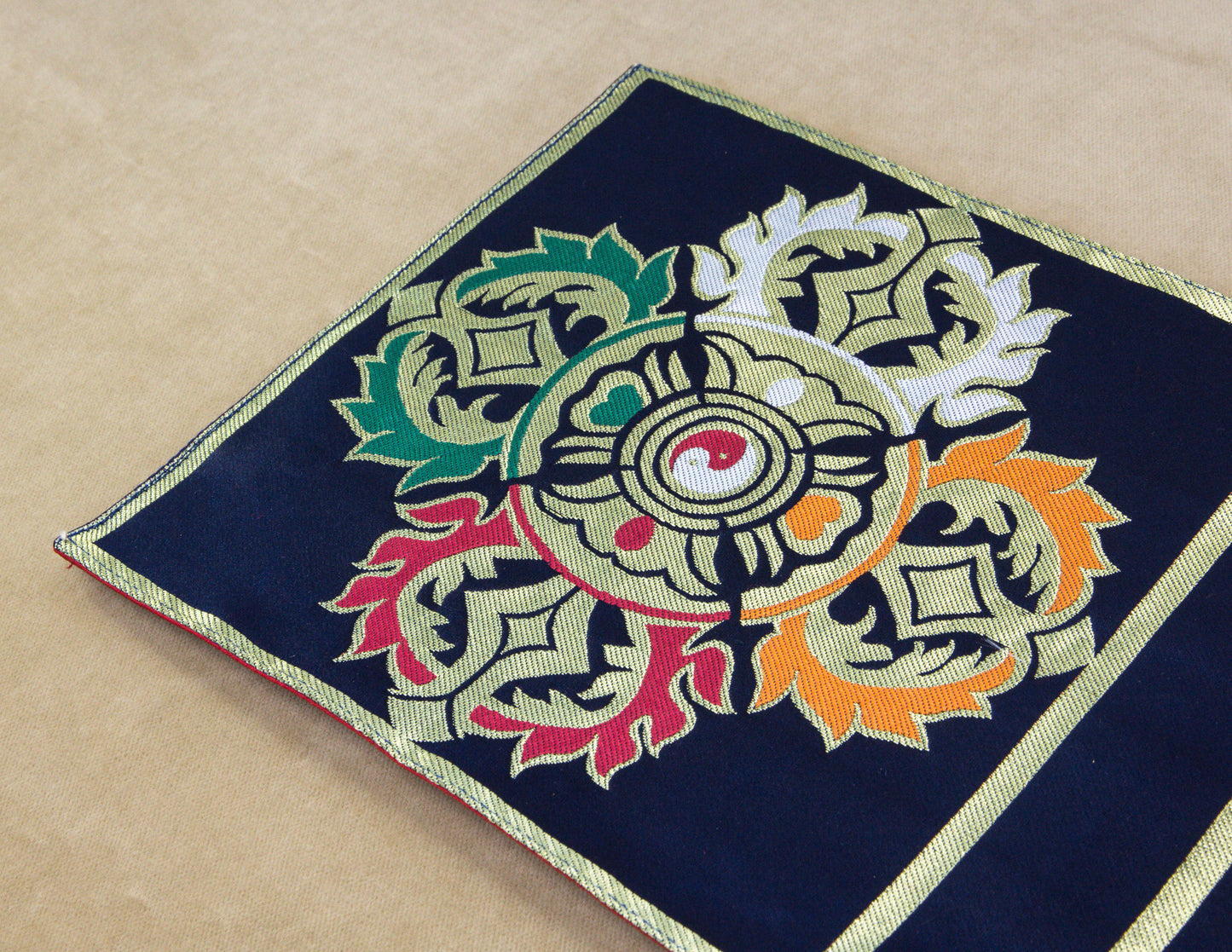 Kleines Brokattuch / Glocke &amp; Dorje-Matte – Doppel-Dorje