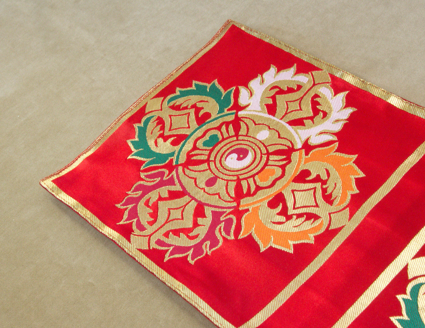 Kleines Brokattuch / Glocke &amp; Dorje-Matte – Doppel-Dorje