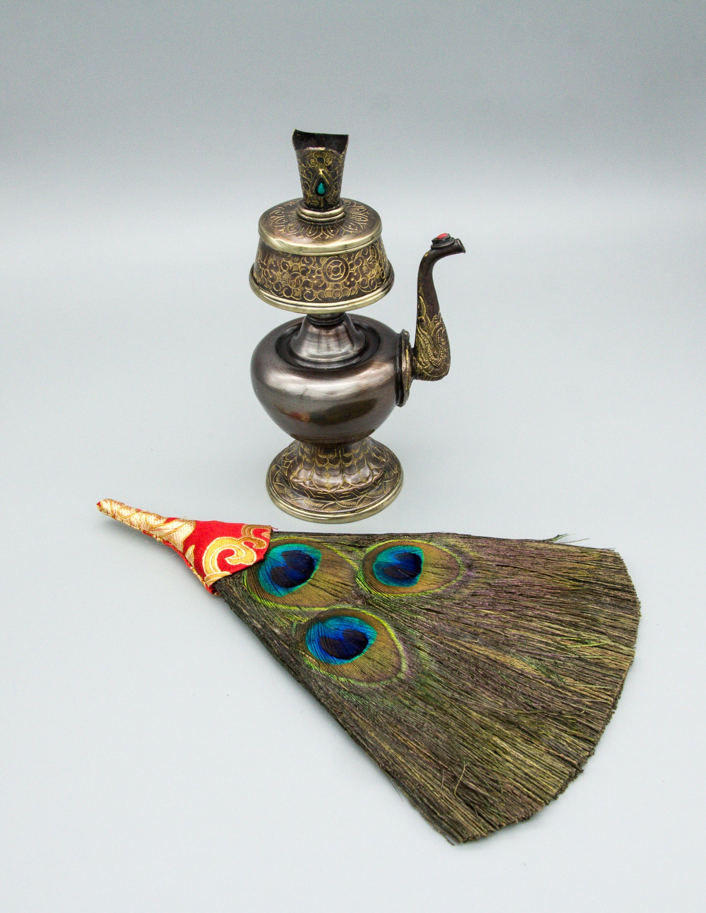Gravierte Bumpa-Vase mit Federn