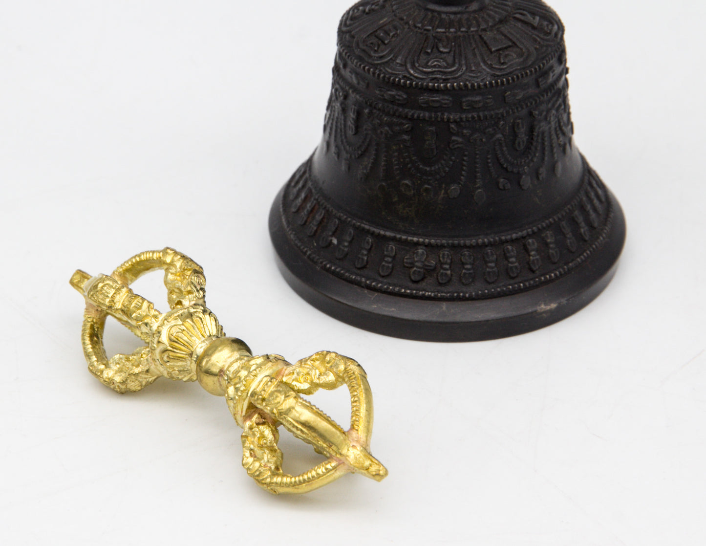 Dunkle Glocke &amp; Dorje mit Goldkontrast I – Mini