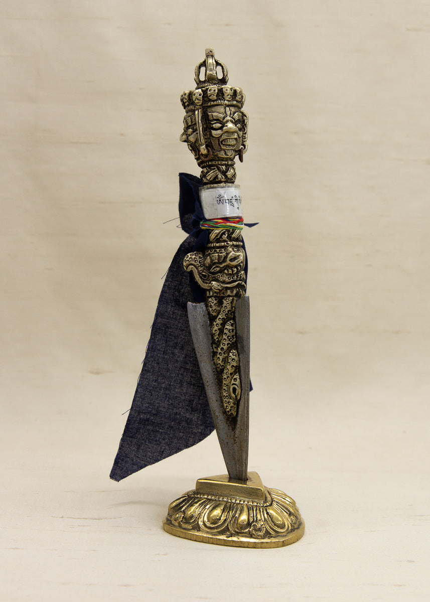 Hoher Phurba mit Mantra