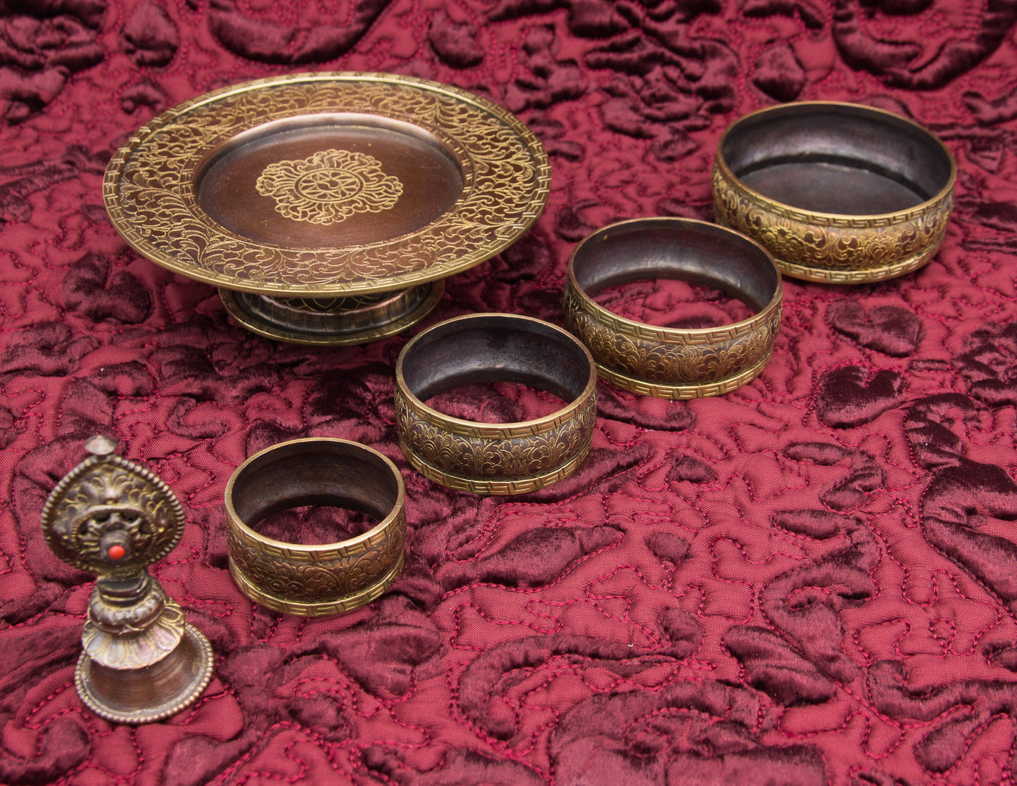 Erhabenes Mandala-Set, oxidiertes Kupfer