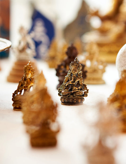 Miniatur-Gottheitsstatuen
