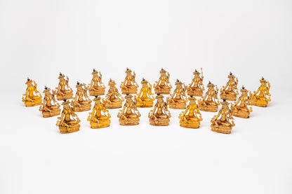 *Exklusiv* 21 Taras-Statuenset