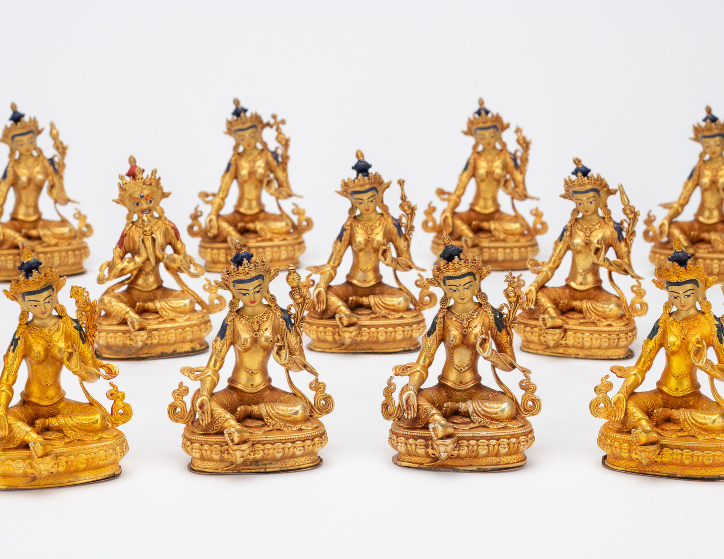 *Exklusiv* 21 Taras-Statuenset